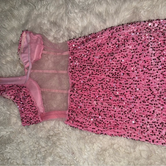 ⚠️CLEARANCE Pink Sequin Mini Dress - Picture 4 of 4